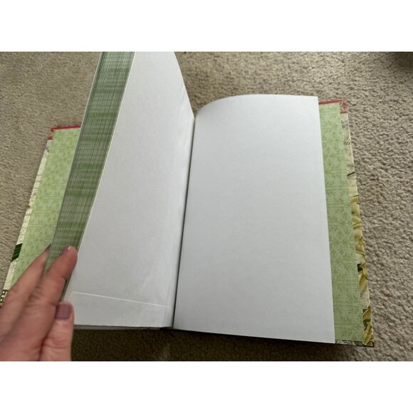 Vintage Punch Studio Orchid Flower Keepsake Photo Album Holds 320 Photos 6" x 4" - Picture 9 of 9